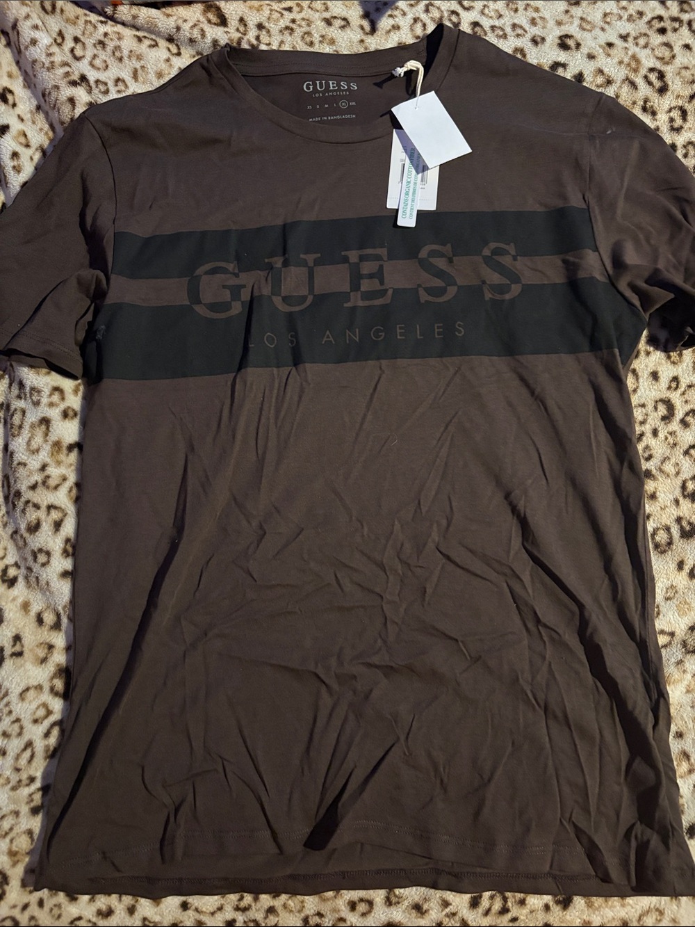 ⭐️ SOLD ⭐️ GUESS Men's Brown Short-Sleeve Logo Tee